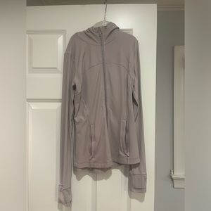 size 4 lululemon hooded define jacket!! in excellent condition!